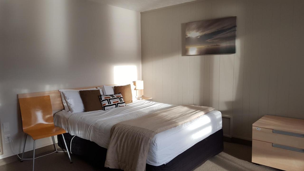 Motel Waterfront 3*