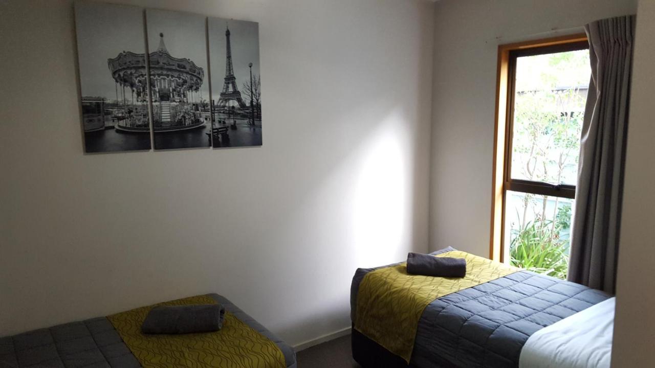 Motel Waterfront 3*
