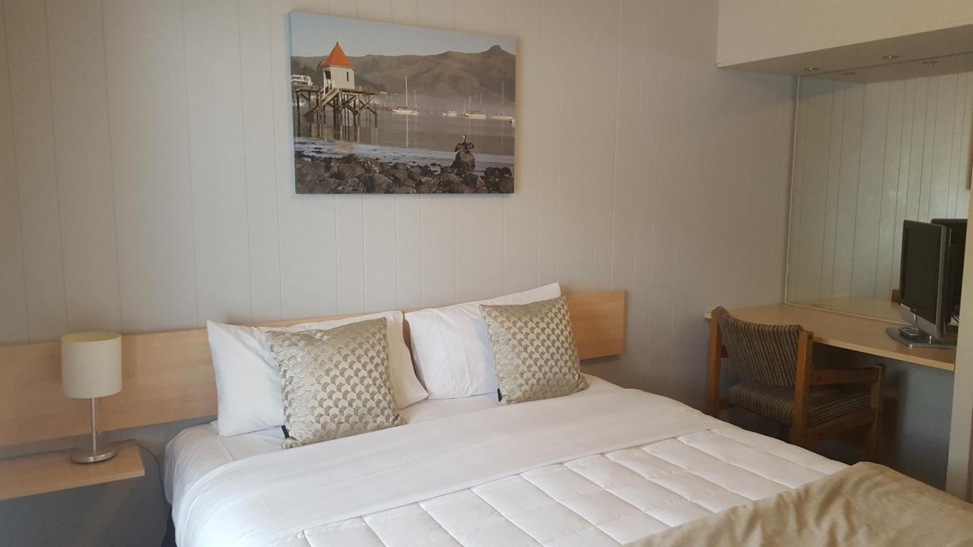 Waterfront Motel 3*