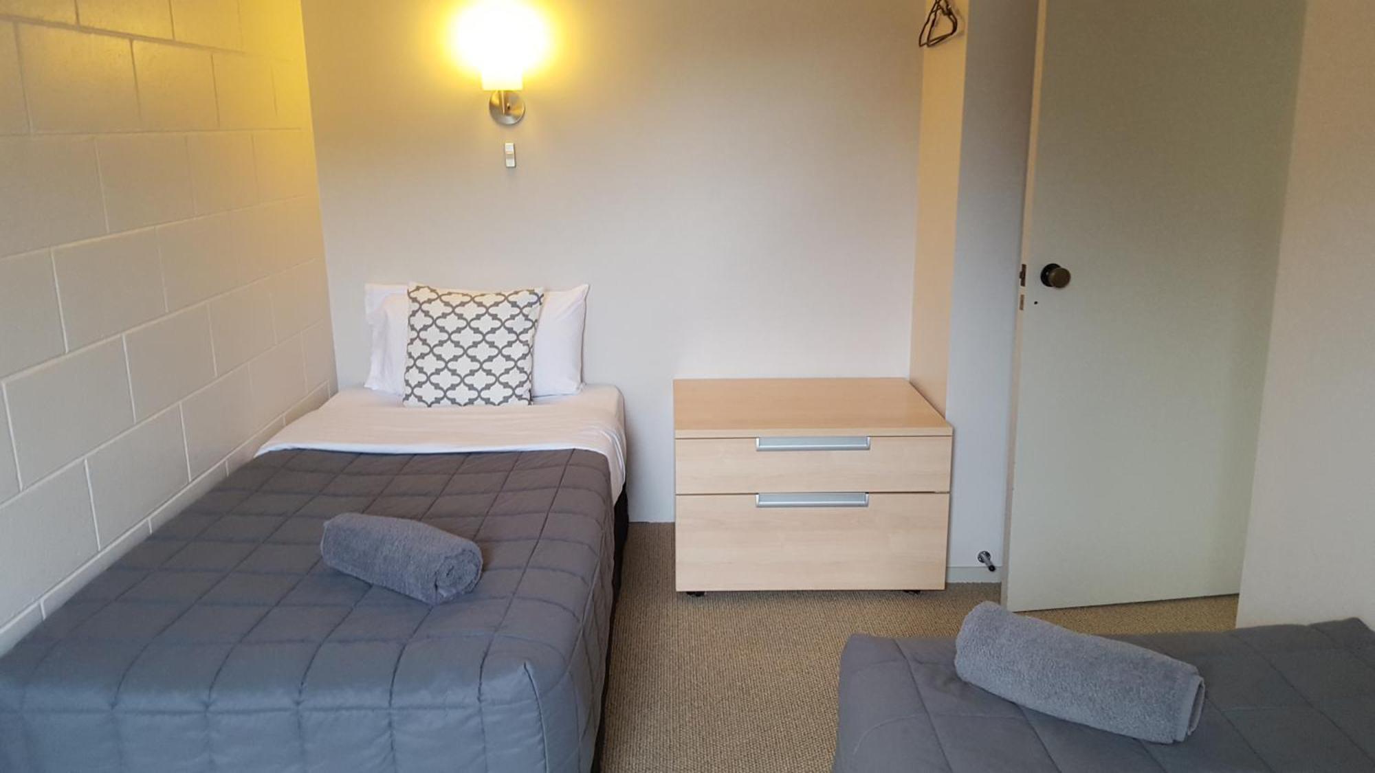 Waterfront 3*