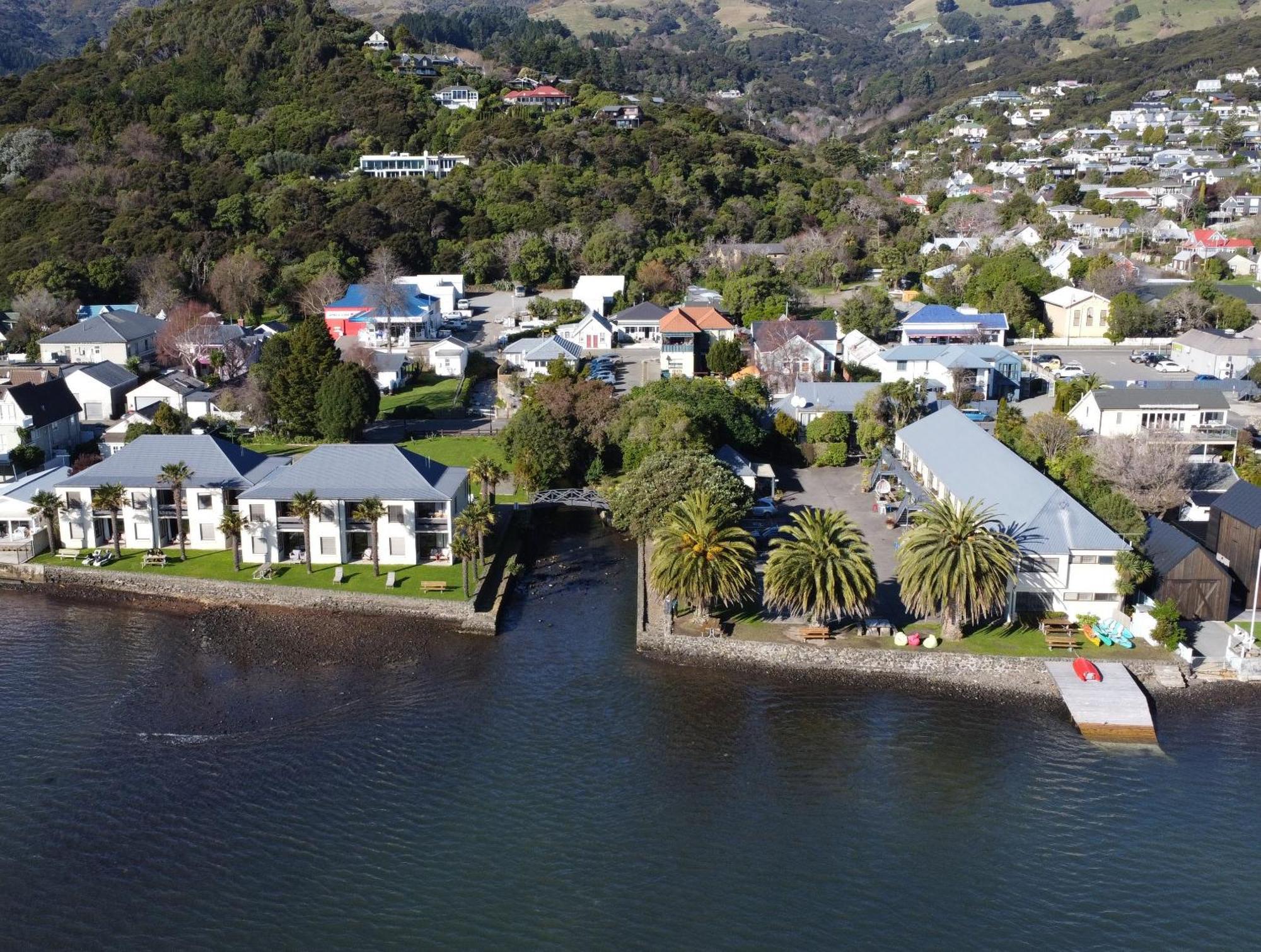 Motel Waterfront 3*